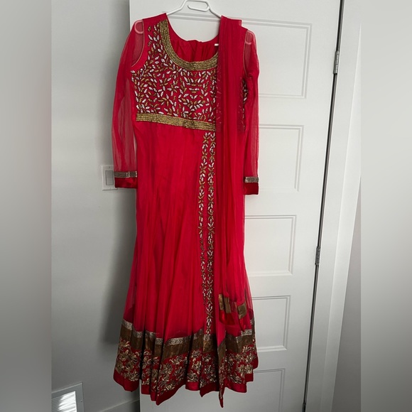 Indian Suits - Picture 1 of 1